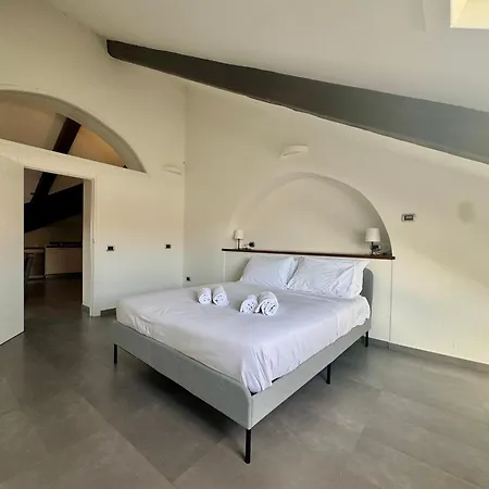 Duomo Luxury Loft In The Historic Center Naples